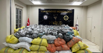 Van'da 4 bin 600 kilogram esrar ele geçirildi