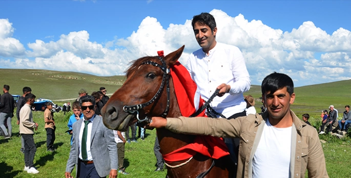 Kars'ta 3 bin rakımda Köroğlu Köyü Yayla Festivali düzenlendi