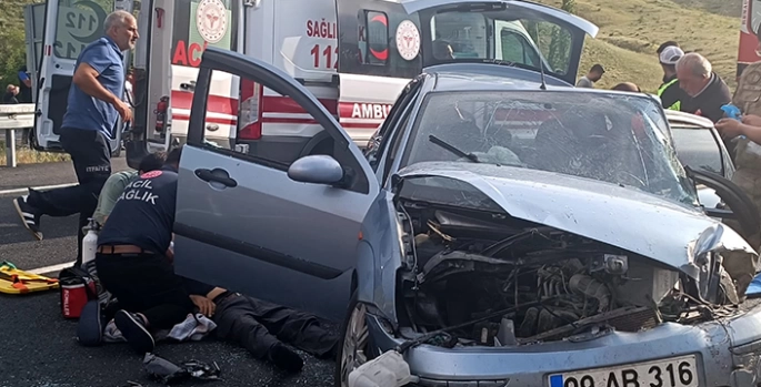 Kars'ta tır ile otomobilin çarpışması sonucu 1 kişi öldü