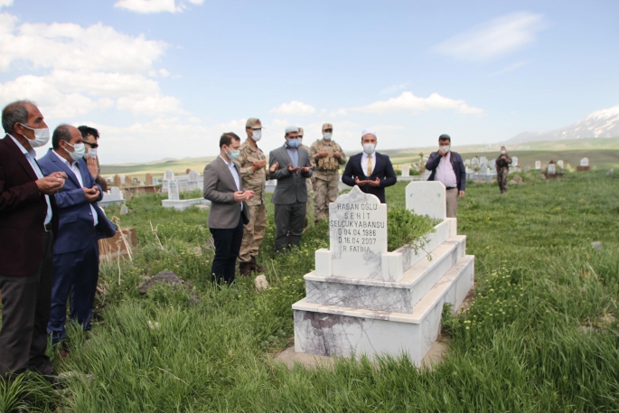 Kaymakam Demirer’den Şehit Ailelerine Bayram Ziyareti