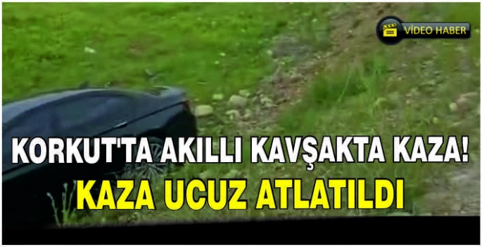 Korkut'ta akıllı kavşakta kaza: Kaza ucuz atlatıldı