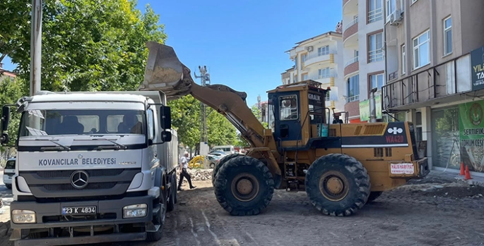 Kovancılar Belediyesi'nden yol peyzaj ve çevre düzenleme çalışması