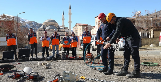 Lojistik imkanların geliştirildiği Hakkari'de AFAD gönüllü sayısı 3 kat arttı