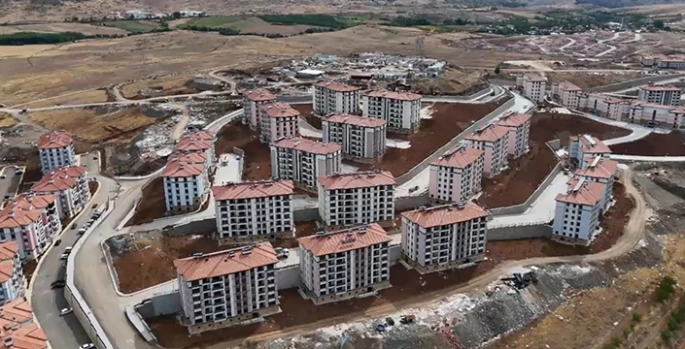 Malatya'da deprem konutlarının anahtar teslimi devam ediyor