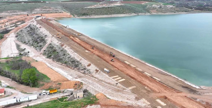 Malatya'da depremlerden etkilenen Sultansuyu Barajı'nda gövde onarım çalışmaları sürüyor