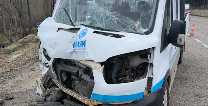 Malatya'da kamyonetle yolcu minibüsünün çarpışması sonucu 3 kişi yaralandı