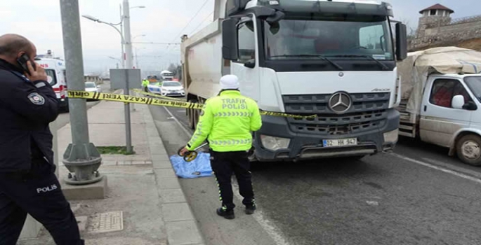 Malatya'da kamyonun çarptığı yaya öldü
