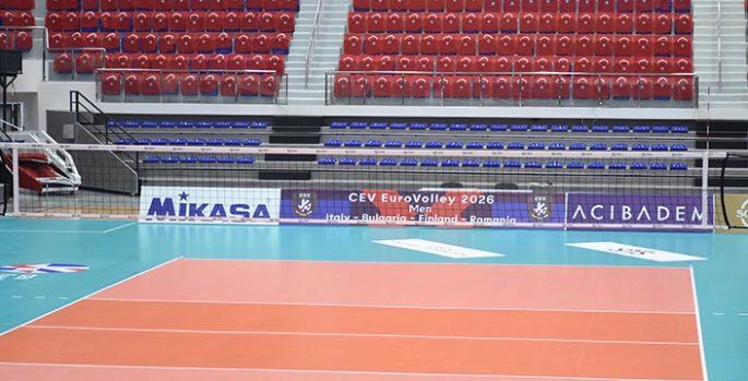 Malatya'da milli voleybol maçının oynanacağı salonda hazırlıklar tamamlandı