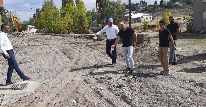 Malazgirt ara Yollar Parke Taşıyla Döşeniyor