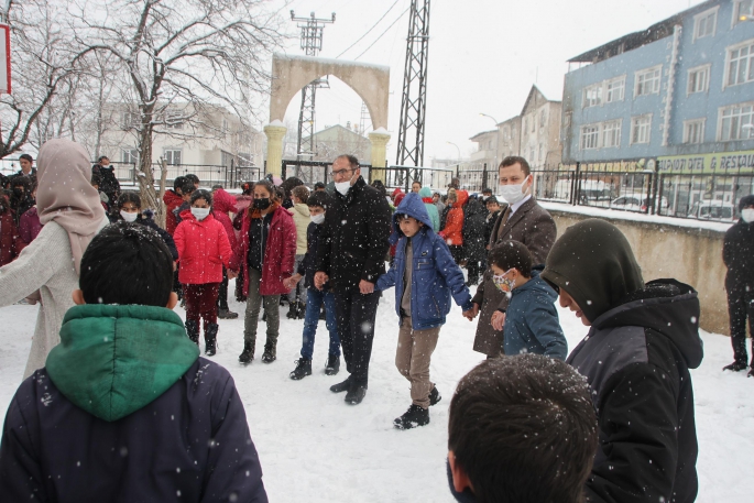 Malazgirt’te Deprem Haftası’nda Tüm Okullarda Aynı Anda Deprem Tatbikatı 