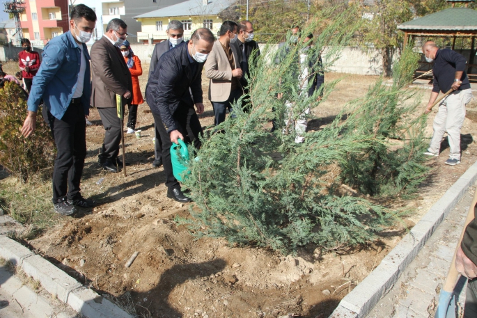 Malazgirt’te Fidan Dikimi Yapıldı  