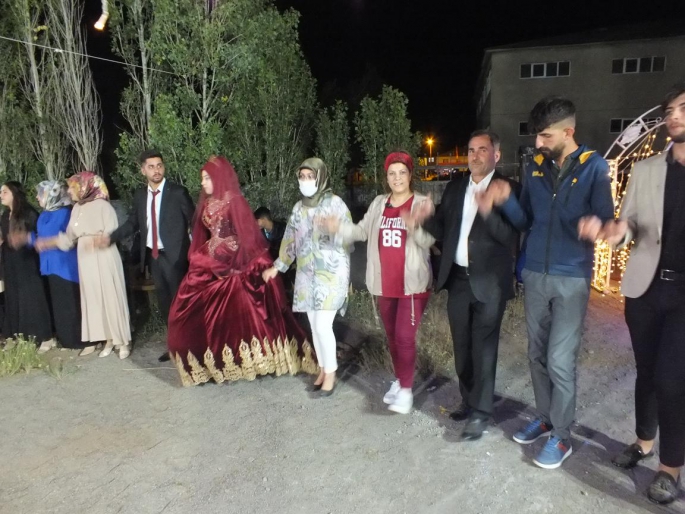 Malazgirt’te Normalleşme Süreci İle Düğün Sezonu Açıldı