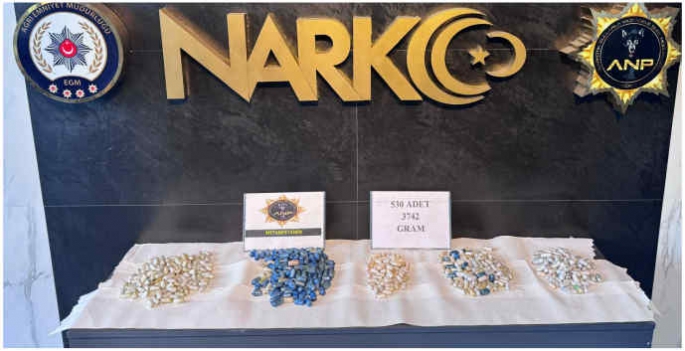 Midesinden 3 kilo 742 gram uyuşturucu çıktı