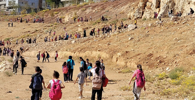 Mülteci yolu değil okul yolu çilesi