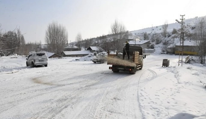Muş’ta 17 Mahallede Tuzlama Çalışması Yapıldı