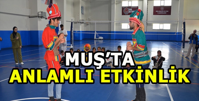Muş'ta üniversiteli gençlerden çocuklar için etkinlik