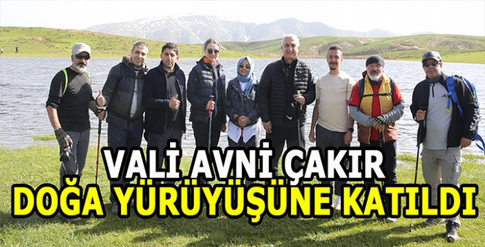 Muş Valisi Çakır ve doğa tutkunları yürüyüşlerle kentin güzelliklerini keşfediyor