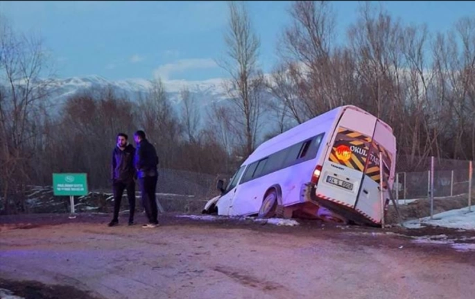 Öğrenci servisi sulama kanalına düştü: Çok sayıda yaralı var