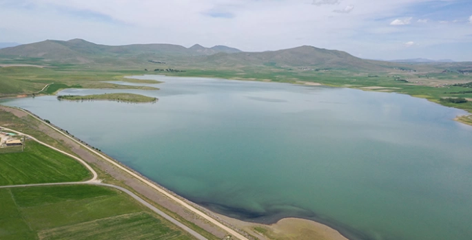 Patnos Barajı'nda su seviyesi kar suları ve ilkbahar yağışlarıyla yükseldi