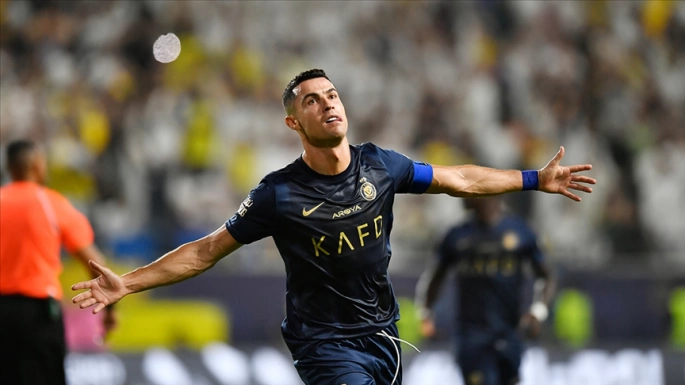 Ronaldo attığı golle tarihe geçti