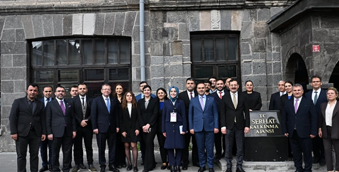 Sanayi ve Teknoloji Bakanı Kacır Kars'ta ziyaretlerde bulundu