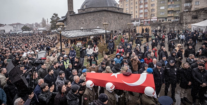 Şehit Piyade Uzman Çavuş Tokyürek Erzurum'da son yolculuğuna uğurlandı