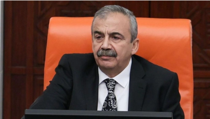 Sırrı Süreyya Önder yaşama tutunamadı