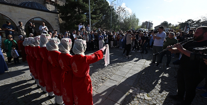 Turistik Diyarbakır Ekspresi’nin yolcuları Elazığ'ı gezdi