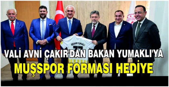  Vali Avni Çakır’dan Bakan Yumaklı’ya Muşspor forması hediye