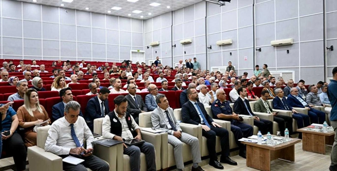 Vali Yavuz, muhtarlarla bir araya geldi