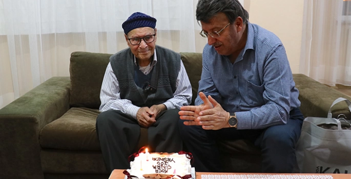 Van'da 100 yaşına giren Önay, ilk kez doğum gününü kutladı