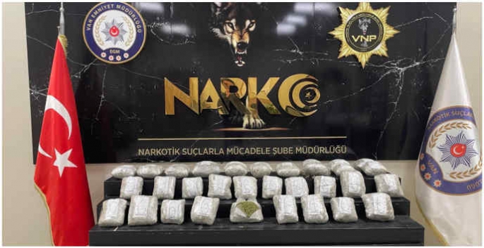 Van'da 12 kilo 900 gram esrar ele geçirildi