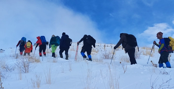 Van'da dağcılar Hayal Dağı'na zirve tırmanışı yaptı