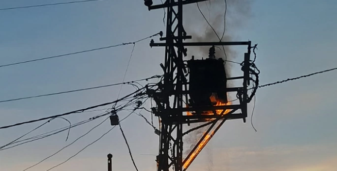 Van'da elektrik trafosunda çıkan yangın söndürüldü