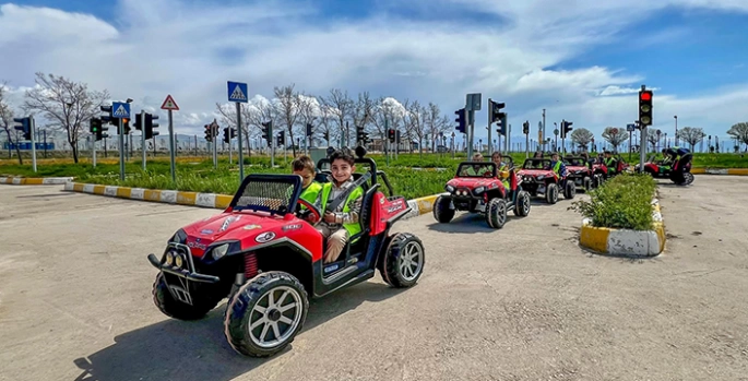 Van'da öğrencilere trafik eğitimi verildi