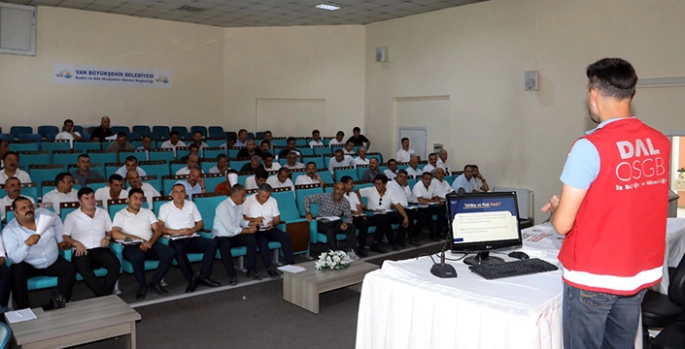 Van'da otobüs şoförlerine iş sağlığı ve güvenliği eğitimi verildi