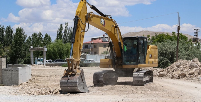 Van'da sahil yolunun ikinci etap çalışmaları devam ediyor