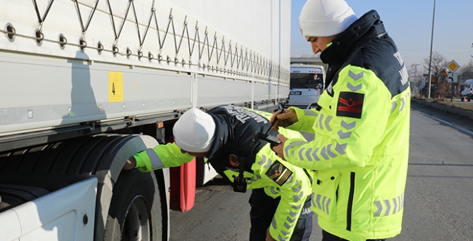 Van'da trafik ekipleri 