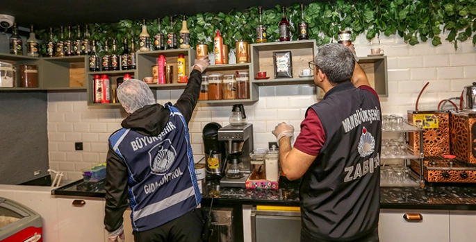 Van'da zabıta ekiplerinden kafelere denetim