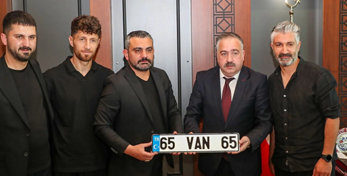 Van Emniyet Müdürü Mutlu'dan 1. Lig'e yükselen Vanspor'a anlamlı hediye