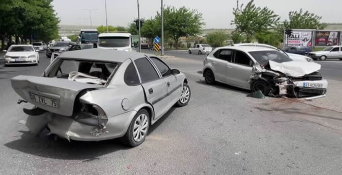 Zincirleme trafik kazasında 7 kişi yaralandı